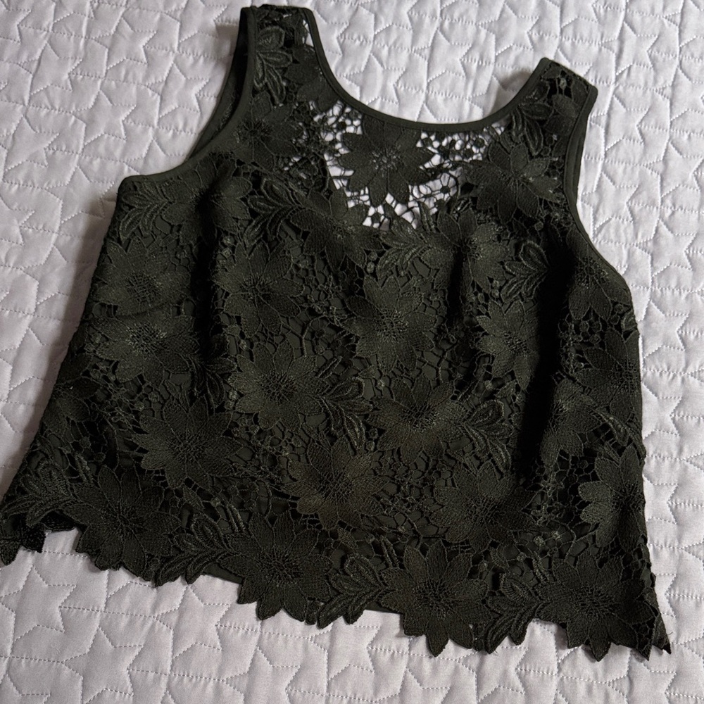 White House Black Market Black Floral Lace Tank Top/ Camisole Size 2 EUC